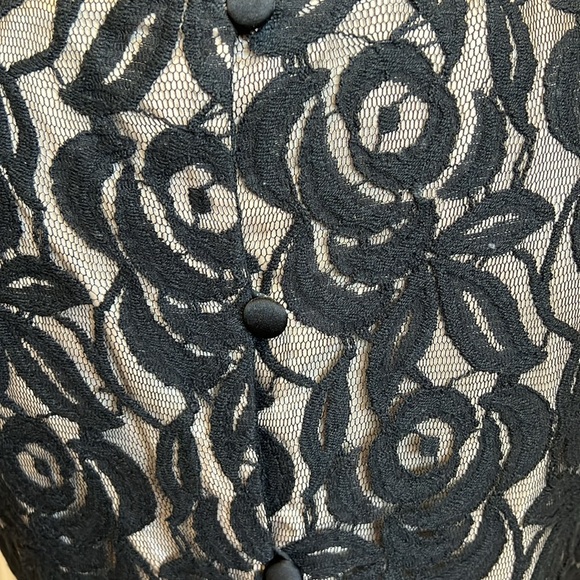 Banana Republic lace top - Picture 4 of 7